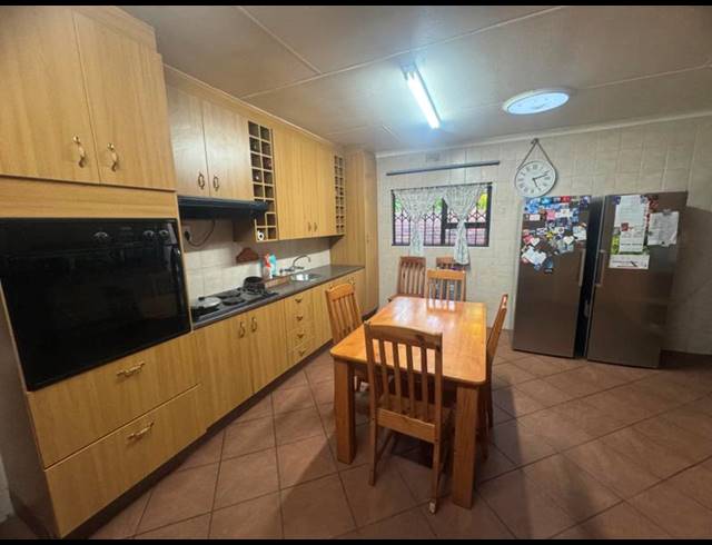 4 BEDROOM HOUSE FOR SALE IN AERORAND